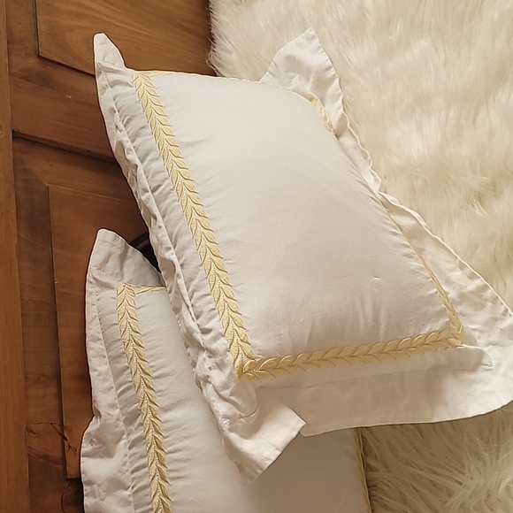 Gold Leaves Embroidery Design Pillow Set decorative throw pillows 20"×14" aprox. - Picture 2 of 16